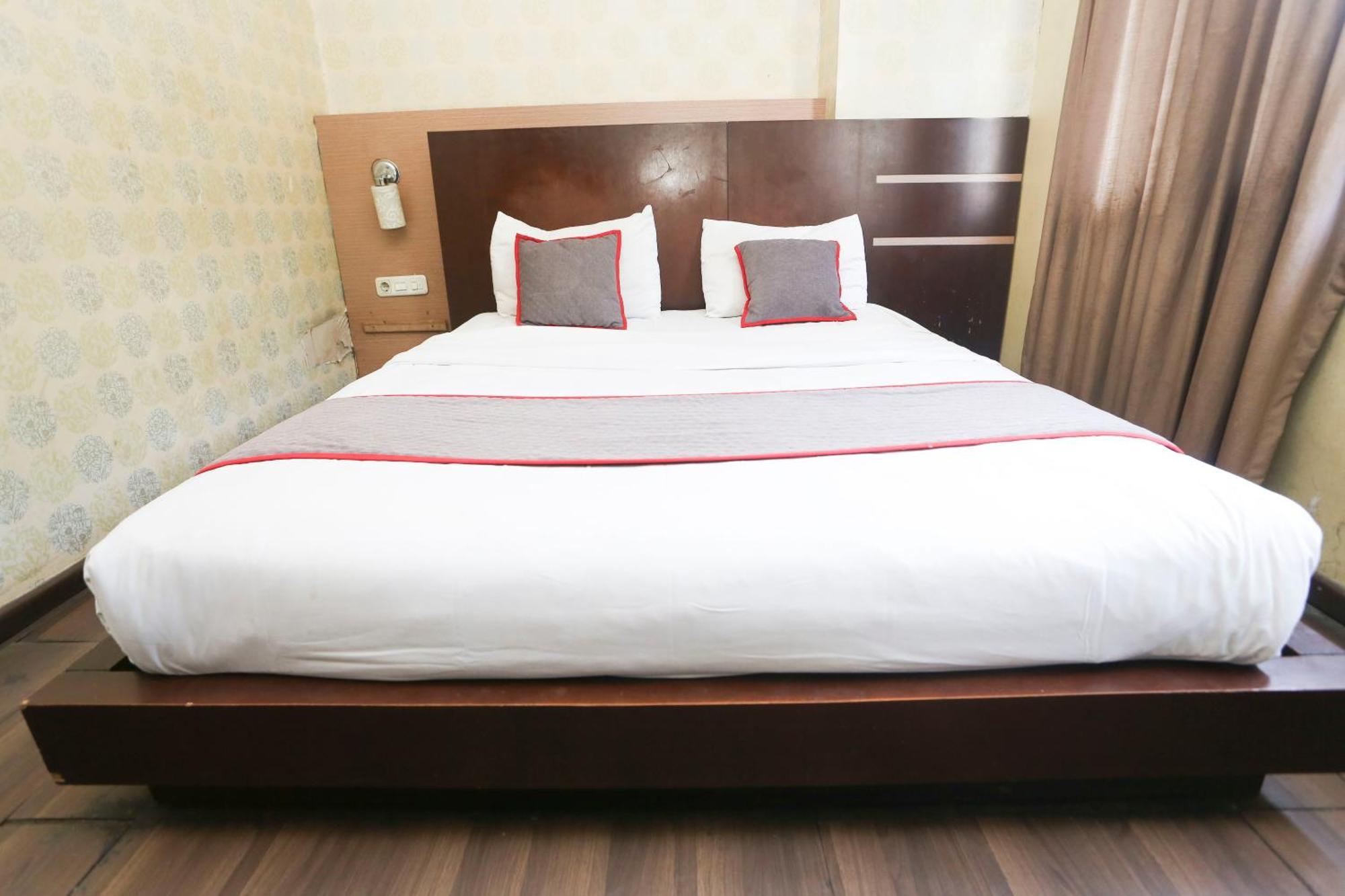 Collection O Hotel Pesona Cikarang Near Pollux Mall Екстер'єр фото