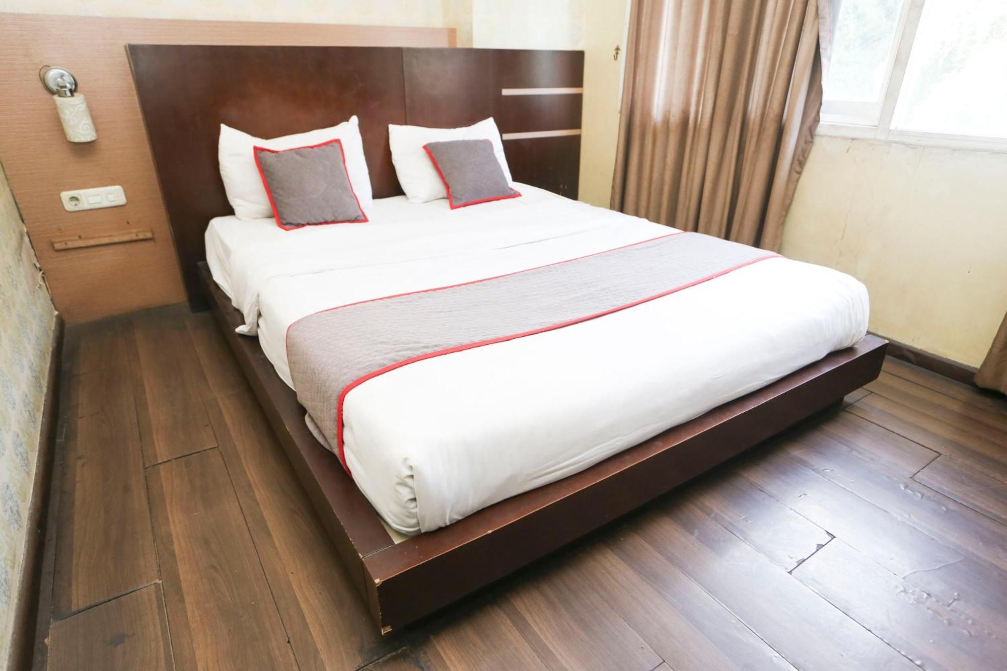 Collection O Hotel Pesona Cikarang Near Pollux Mall Екстер'єр фото